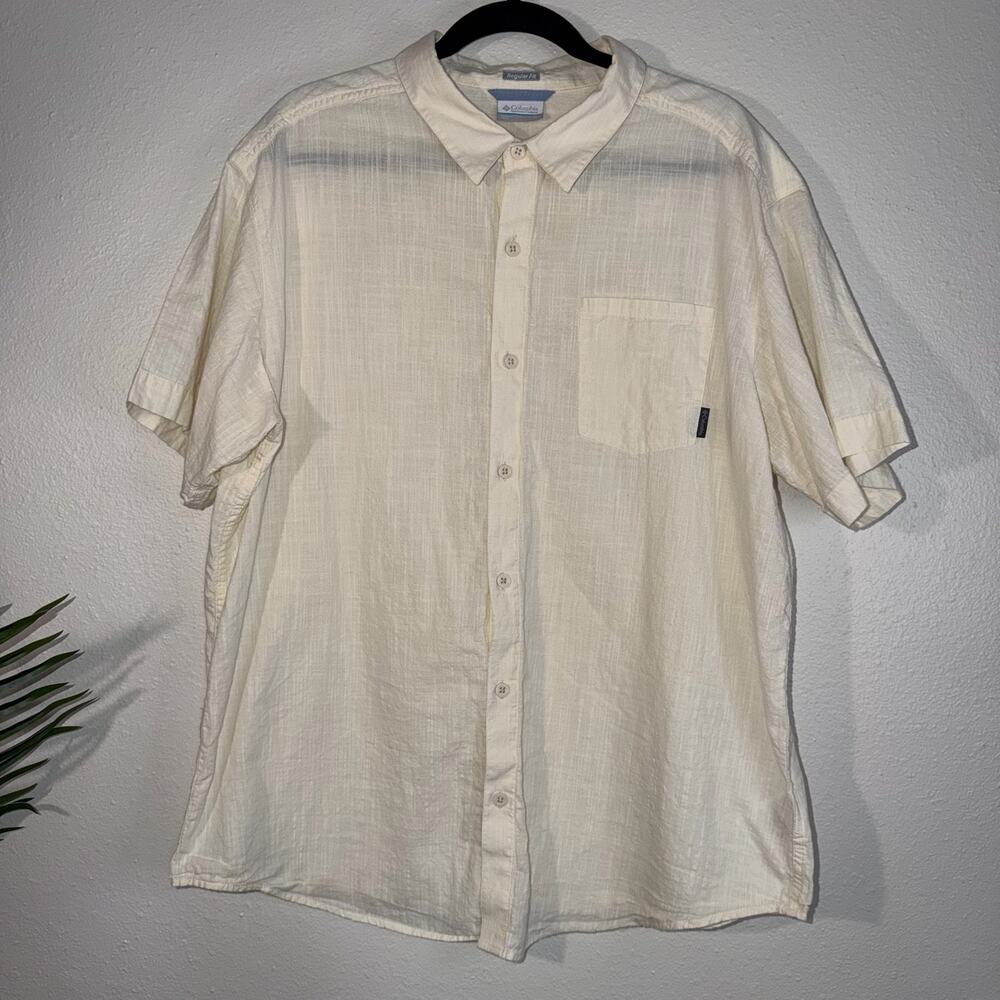 Columbia Men’s Regular Fit Short Sleeve Button Down Shirt